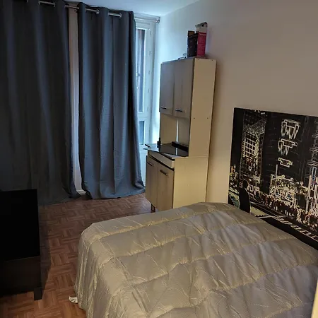 Appart Partagee Shared Homestay Elancourt